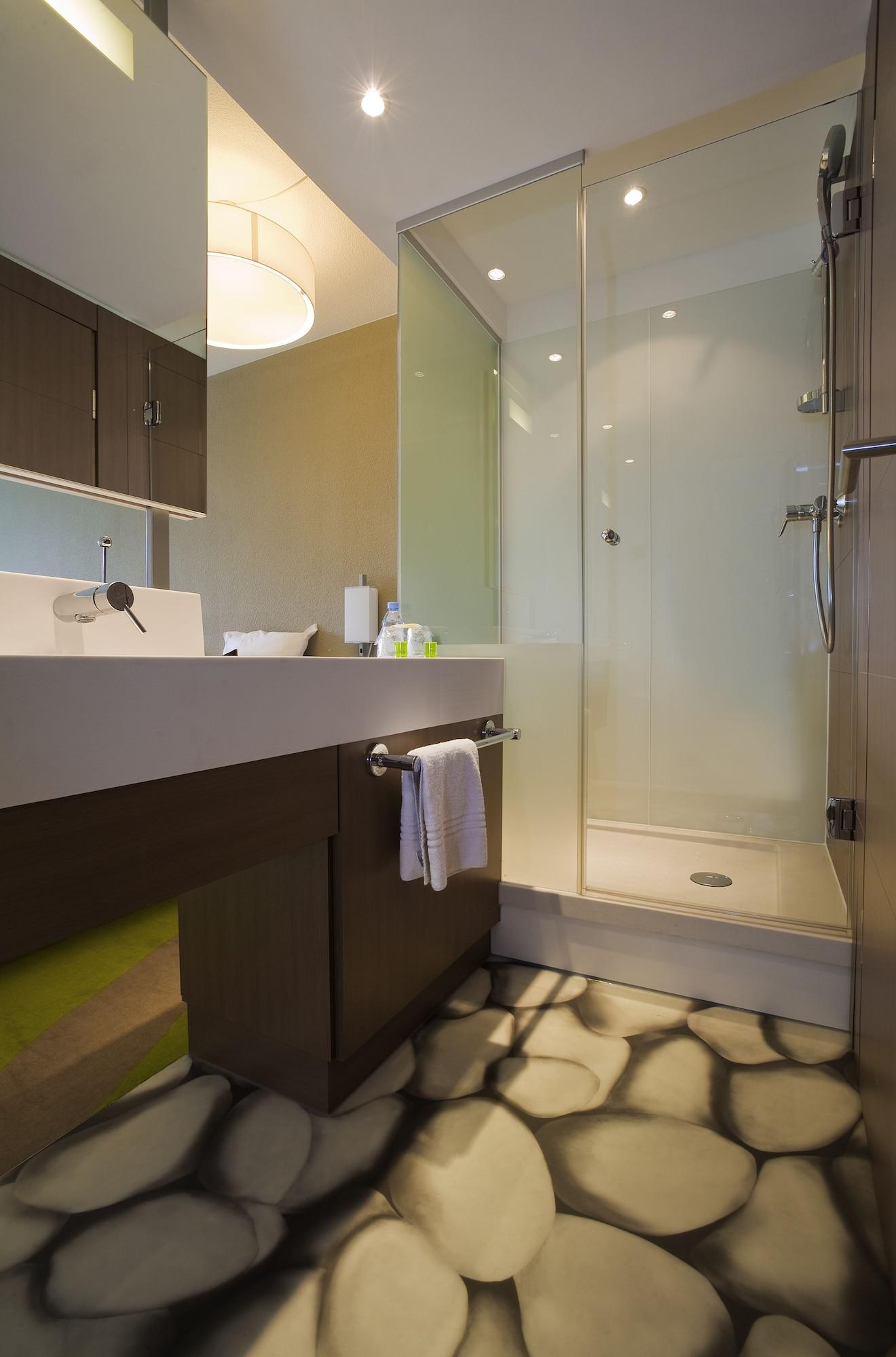 Ibis Styles Bordeaux Aéroport Hotel 3*