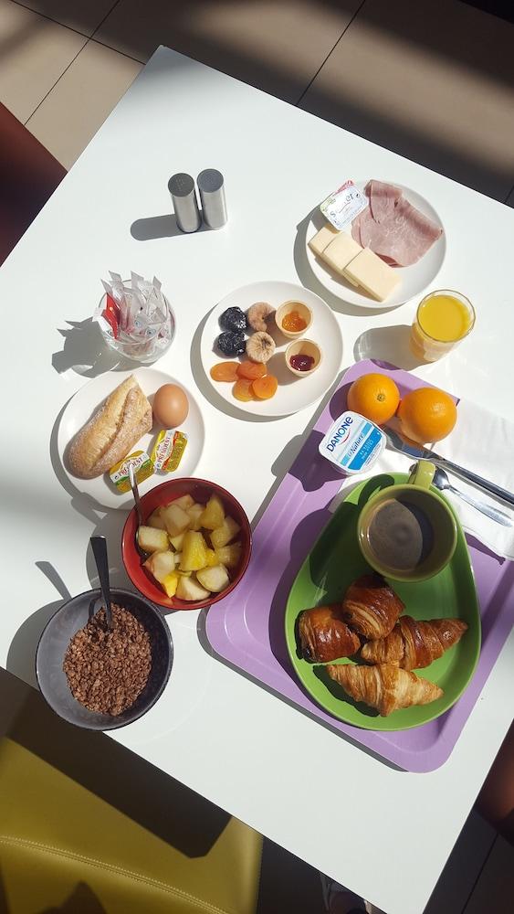 Hotel Ibis Styles Bordeaux Aéroport 3*